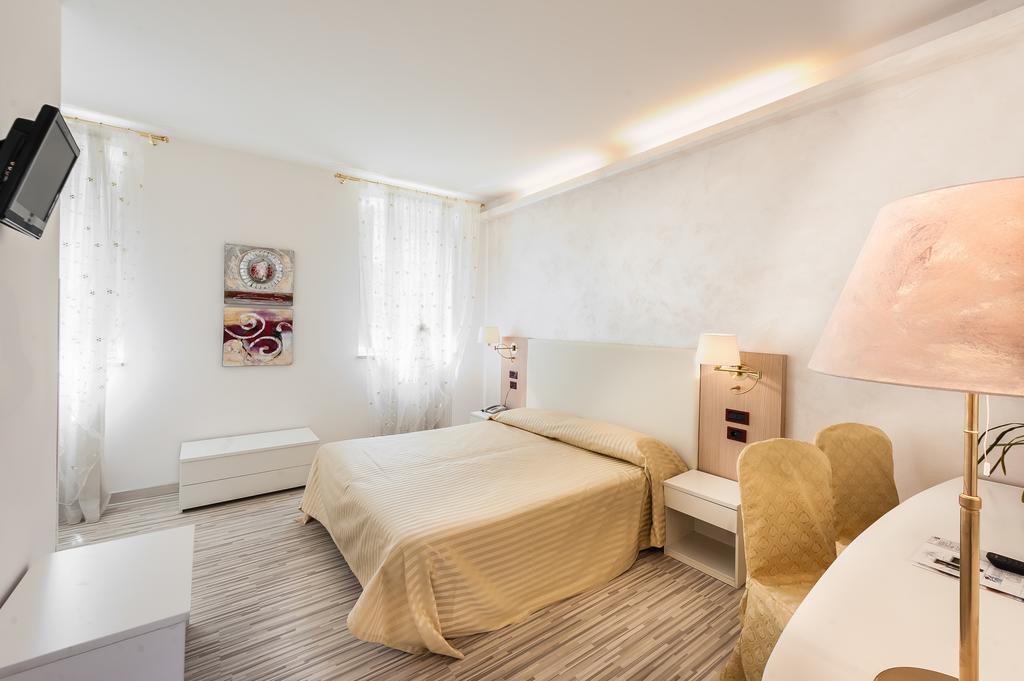 Hotel Trettenero Recoaro Terme Room photo