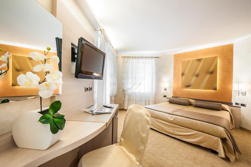 Hotel Trettenero Recoaro Terme Room photo